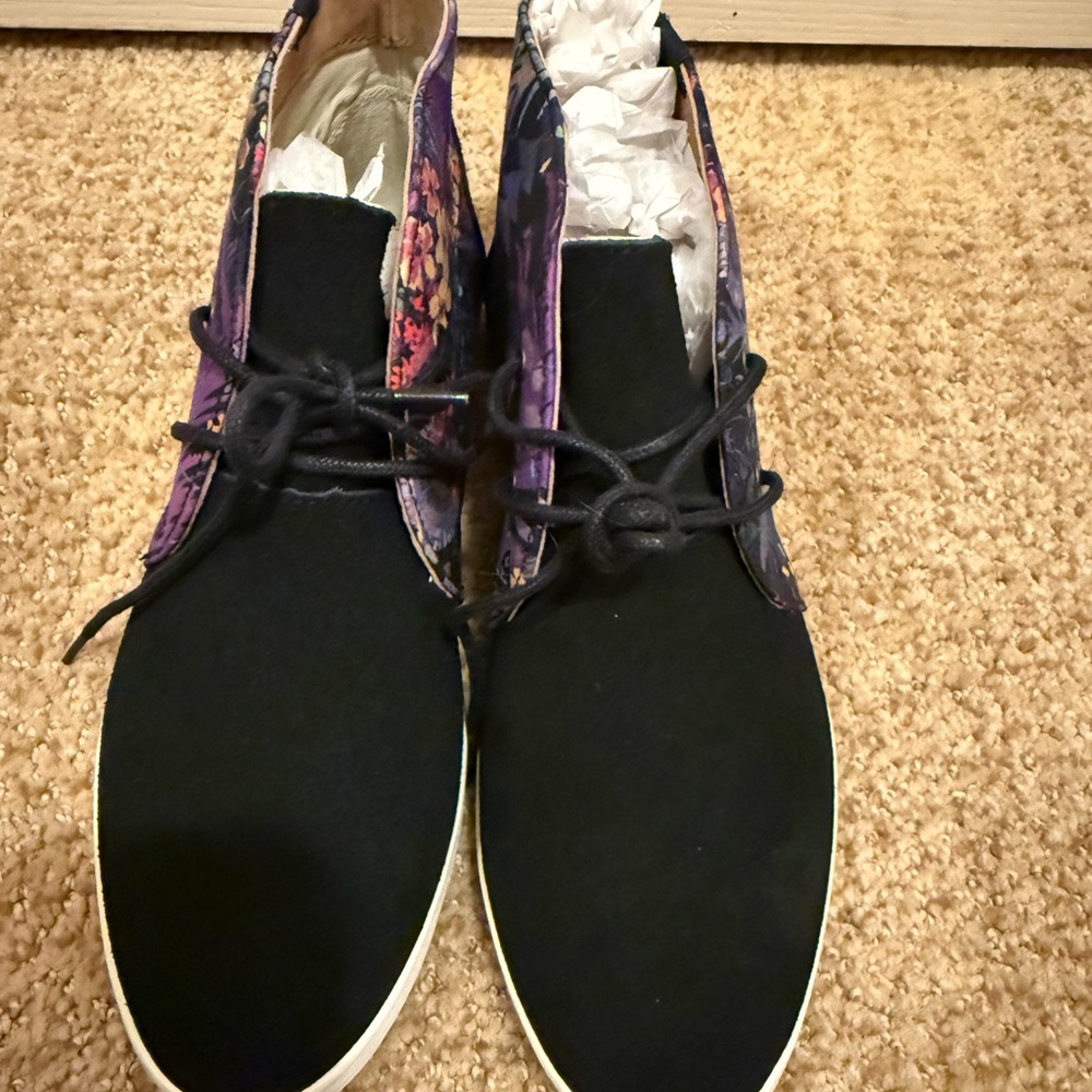 Stylish Black and Purple Soludos Shoes